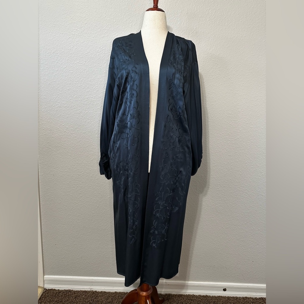 Zara embroidered kimono - Picture 2 of 5
